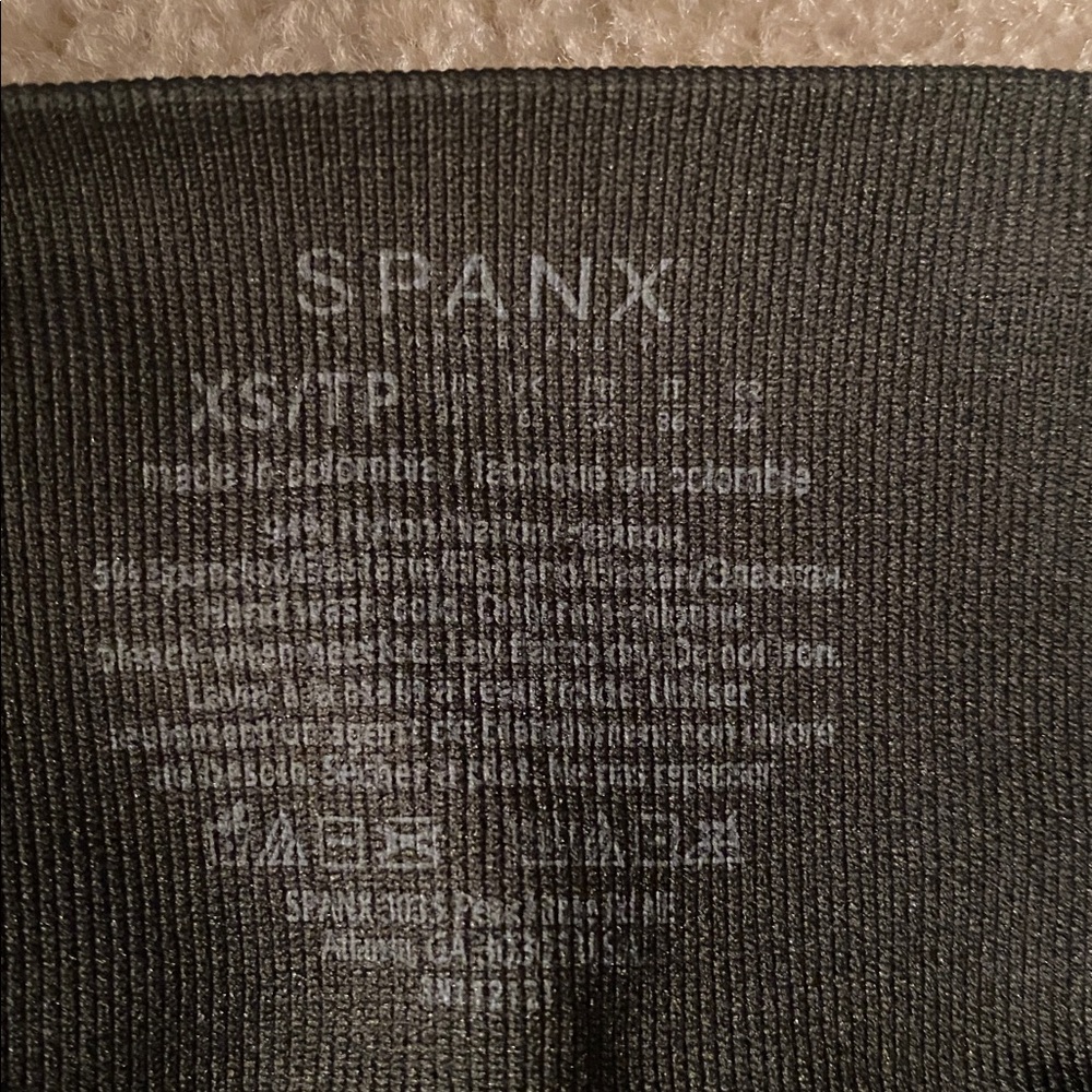 Spanx camouflage leggings size XS stretchy! - Picture 2 of 4